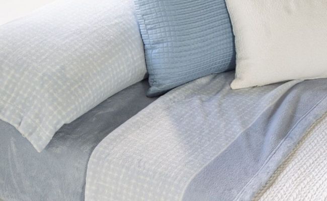 Ropa de cama Ropa de cama almohadas y manta